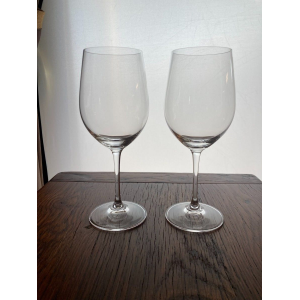 Teardrop Stemmed Wine Glass – Elegant All-Purpose Glass for Red & White Wine